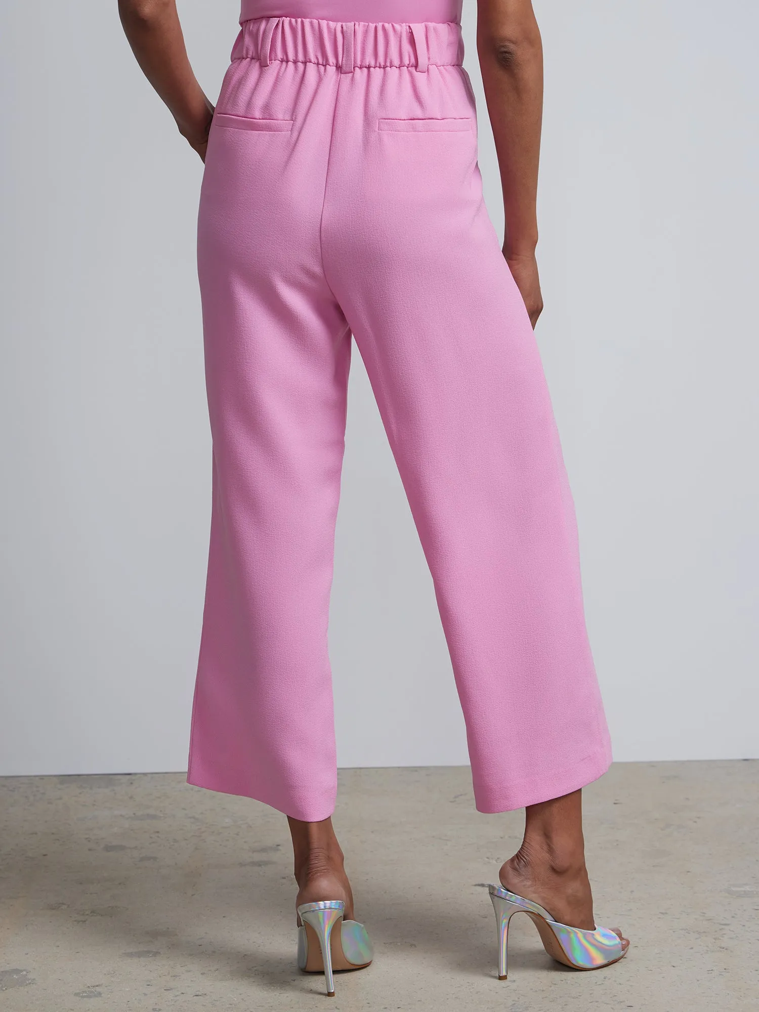 Petite Pull-On Crepe Wide-Leg Capri Pant