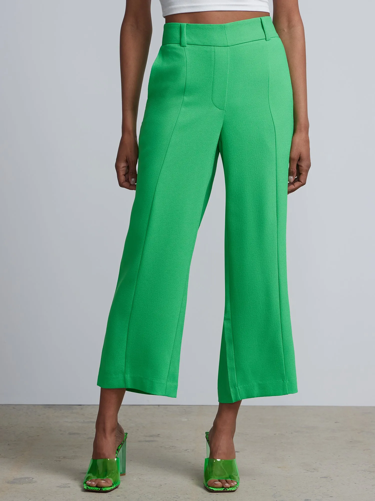 Petite Pull-On Crepe Wide-Leg Capri Pant