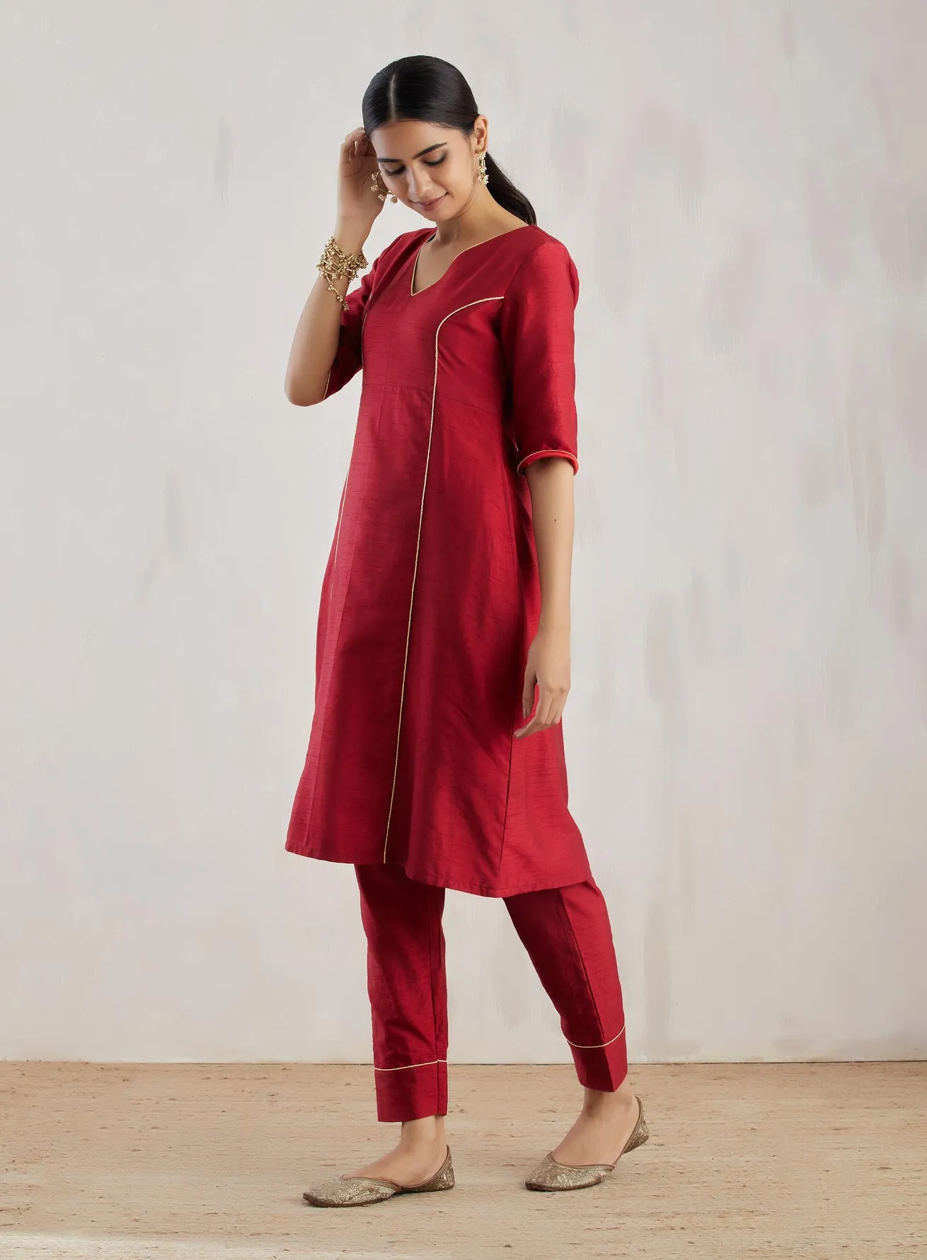 Red Markab Kurta with Pant (Set of 2)