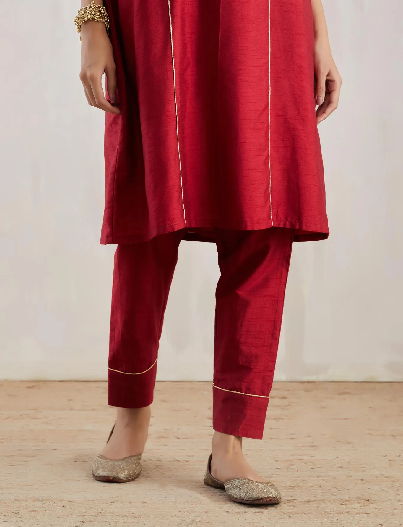 Red Markab Kurta with Pant (Set of 2)