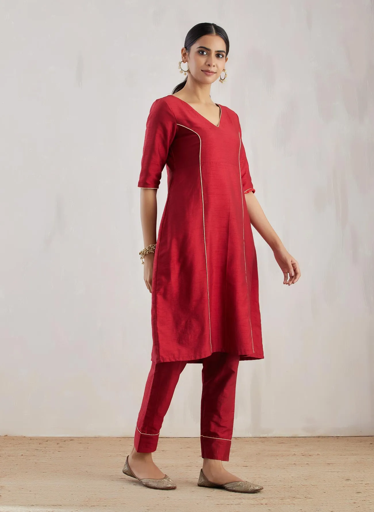 Red Markab Kurta with Pant (Set of 2)