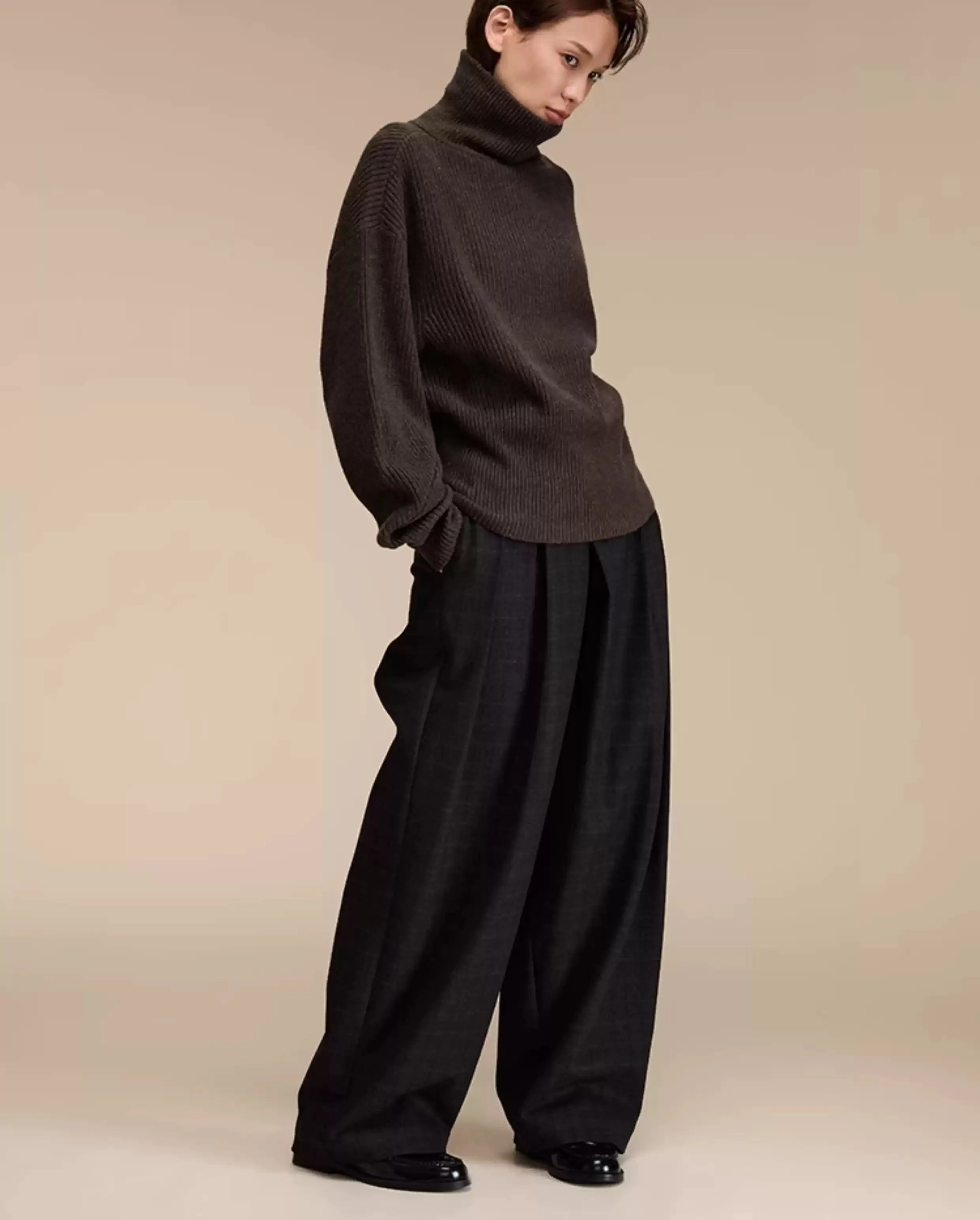 Structured Pleated Plaid Wide Pants